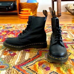BARELY WORN Dr. Martens 1460 Pascal Boot